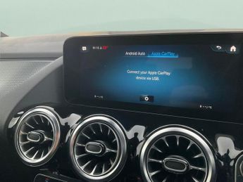Mercedes-Benz EQA EQA 250+ 70.5kWh Sport (190 ps) - NAV - HEATED LEATHER