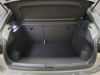 Cupra Born e-Boost 59kWh V1 (230 ps) - AIR CON - DAB - USB AUDIO