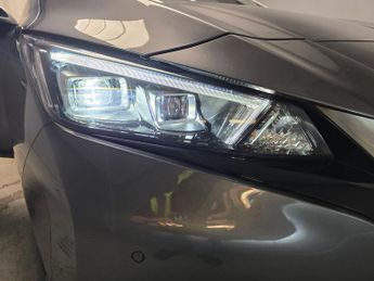 Nissan Leaf 40kWh Tekna (150 ps) - 17IN ALLOYS - AIR CON - KEYLESS START