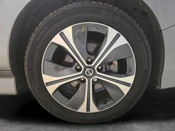 Nissan Leaf 40kWh Tekna (150 ps) - 17IN ALLOYS - AIR CON - KEYLESS START