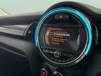 Mini Hatch 1.5 Cooper (136 ps) - 18IN ALLOYS - PRIVACY GLASS - AUTO HEADLIG