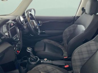 Mini Hatch 1.5 Cooper (136 ps) - 18IN ALLOYS - PRIVACY GLASS - AUTO HEADLIG
