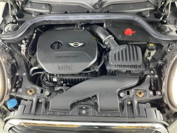 Mini Hatch 1.5 Cooper (136 ps) - 18IN ALLOYS - PRIVACY GLASS - AUTO HEADLIG