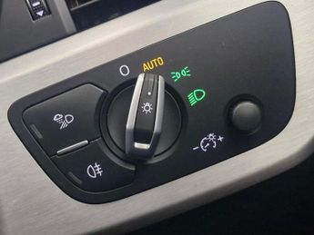 Audi A4 2.0 TDI 40 S line S Tronic quattro (190 ps) - DRIVING MODES - 19