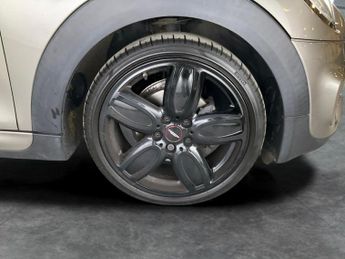 Mini Hatch 1.5 Cooper (136 ps) - 18IN ALLOYS - PRIVACY GLASS - AUTO HEADLIG