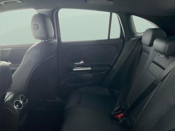 Mercedes-Benz EQA EQA 250+ 70.5kWh Sport (190 ps) - NAV - HEATED LEATHER