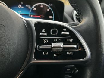 Mercedes-Benz EQA EQA 250+ 70.5kWh Sport (190 ps) - NAV - HEATED LEATHER