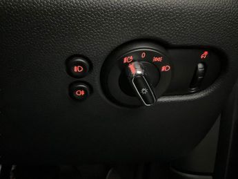 Mini Hatch 1.5 Cooper (136 ps) - 18IN ALLOYS - PRIVACY GLASS - AUTO HEADLIG
