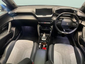 Peugeot E-2008 50kWh GT Premium (136 ps) - REVERSE CAM - ALCANTARA - NAV