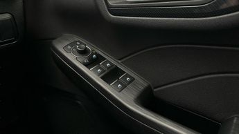 Ford Kuga 2.5 EcoBoost Duratec 14.4kWh ST-Line X Plug-in CVT (225 ps) - HE
