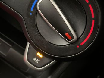 Kia Picanto 1.0 DPi X-Line AMT (66 bhp) - KEYLESS START - PARK SENSORS