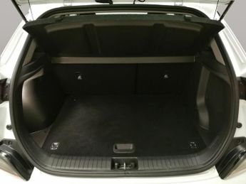 Hyundai Kona 64kWh Premium (10.5kW Charger) (204 ps) - REVERSE CAM - NAV - HE