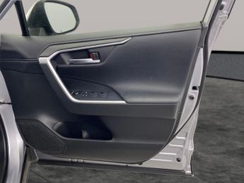 Toyota RAV4 2.5 VVT-h Design CVT (218 ps) - REVERSE CAM - NAV - LANE DEPARTU