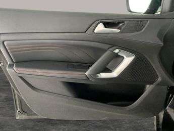 Peugeot 308 1.5 BlueHDi GT EAT (130 ps) - REVERSE CAM - NAV - BLUETOOTH