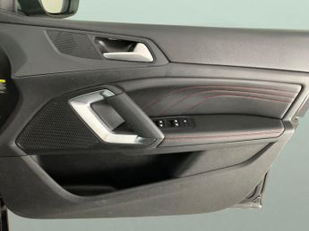 Peugeot 308 1.5 BlueHDi GT EAT (130 ps) - REVERSE CAM - NAV - BLUETOOTH