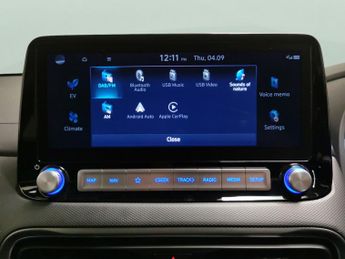 Hyundai Kona 64kWh Premium (10.5kW Charger) (204 ps) - REVERSE CAM - NAV - HE