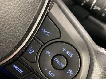 Toyota RAV4 2.5 VVT-h Design CVT (218 ps) - REVERSE CAM - NAV - LANE DEPARTU