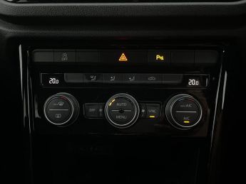 Volkswagen T-Roc 1.5 TSI EVO Black Edition DSG (150 ps) - SAT NAV - WIFI - BLUETO