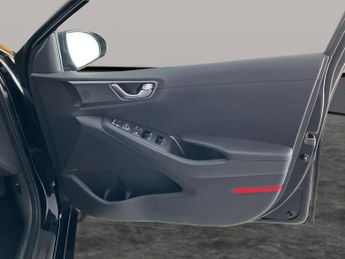 Hyundai Ioniq 38.3kWh Premium (136 ps) - LED - REVERSE CAM - NAV