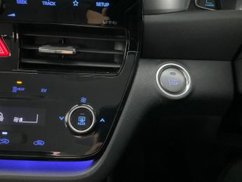 Hyundai Ioniq 38.3kWh Premium (136 ps) - REVERSE CAM - NAV - HEATED SEATS
