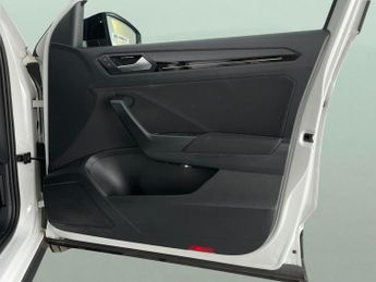 Volkswagen T-Roc 1.5 TSI EVO Black Edition DSG (150 ps) - SAT NAV - WIFI - BLUETO