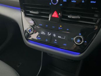 Hyundai Ioniq 38.3kWh Premium (136 ps) - LED - REVERSE CAM - NAV