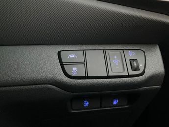 Hyundai Ioniq 38.3kWh Premium (136 ps) - REVERSE CAM - NAV - HEATED SEATS