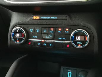 Ford Focus 1.0T EcoBoost Titanium (125 ps) - FORD SYNC3 - ELECTRIC SEATS - 