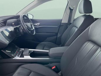 Audi e-tron 55 Technik quattro 95kWh (11kW Charger) (408 ps) - KEYLESS ENTRY