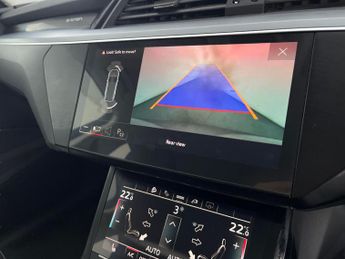 Audi e-tron 55 Technik quattro 95kWh (11kW Charger) (408 ps) - KEYLESS ENTRY