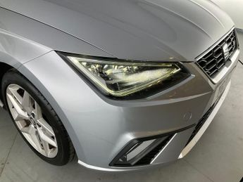 Seat Ibiza 1.0 TSI FR DSG (110 ps) - CLIMATE CONTROL - 17IN ALLOYS - PRIVAC