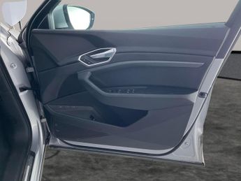 Audi e-tron 55 Technik quattro 95kWh (11kW Charger) (408 ps) - KEYLESS ENTRY