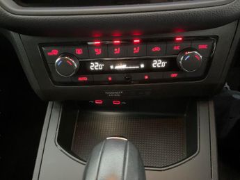 Seat Ibiza 1.0 TSI FR DSG (110 ps) - CLIMATE CONTROL - 17IN ALLOYS - PRIVAC