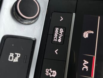 Audi e-tron 55 Technik quattro 95kWh (11kW Charger) (408 ps) - KEYLESS ENTRY