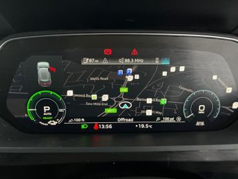Audi e-tron 55 Technik quattro 95kWh (11kW Charger) (408 ps) - KEYLESS ENTRY