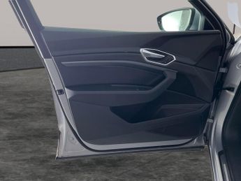Audi e-tron 55 Technik quattro 95kWh (11kW Charger) (408 ps) - KEYLESS ENTRY