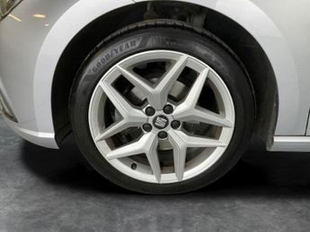 Seat Ibiza 1.0 TSI FR DSG (110 ps) - CLIMATE CONTROL - 17IN ALLOYS - PRIVAC