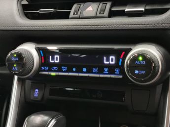 Toyota RAV4 2.5 VVT-h GPF Design CVT (218 ps) - LED - REVERSE CAM - NAV