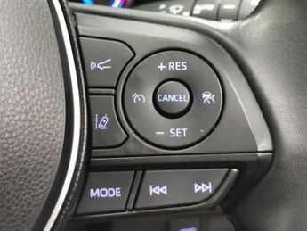 Toyota RAV4 2.5 VVT-h GPF Design CVT (218 ps) - LED - REVERSE CAM - NAV
