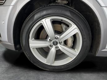 Audi e-tron 55 Technik quattro 95kWh (11kW Charger) (408 ps) - KEYLESS ENTRY