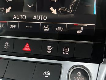 Audi e-tron 55 Technik quattro 95kWh (11kW Charger) (408 ps) - KEYLESS ENTRY
