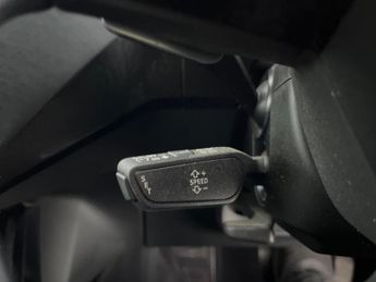 Audi e-tron 55 Technik quattro 95kWh (11kW Charger) (408 ps) - KEYLESS ENTRY