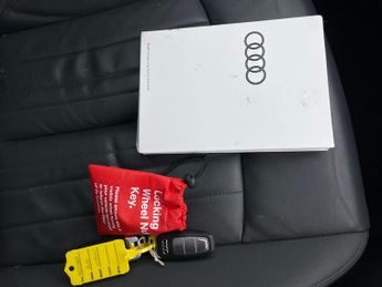Audi e-tron 55 Technik quattro 95kWh (11kW Charger) (408 ps) - KEYLESS ENTRY