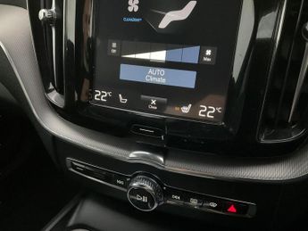 Volvo XC60 2.0 D4 R-Design (190 ps) - HEATED LEATHER - LANE DEPARTURE  - BL
