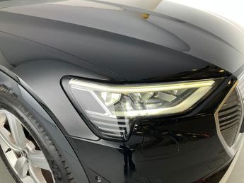 Audi e-tron 50 Technik quattro 71.2kWh (313 ps) - KEYLESS ENTRY - LED - REVE