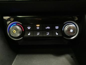 MG MG ZS 44.5kWh Exclusive (143 ps) - REVERSE CAM - NAV - HEATED LEATHER