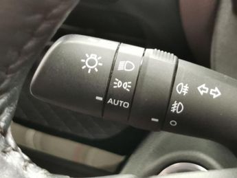 Toyota Yaris Cross 1.5 VVT-h Excel E-CVT (116 ps) - LANE TRACE ASSIST - LANE DEPART