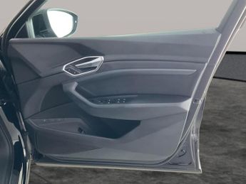 Audi e-tron 50 Technik quattro 71.2kWh (313 ps) - KEYLESS ENTRY - LED - REVE