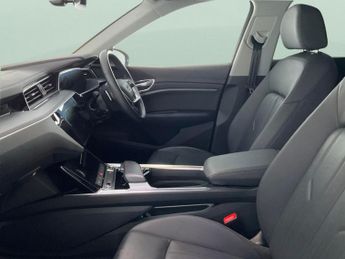 Audi e-tron 50 Technik quattro 71.2kWh (313 ps) - KEYLESS ENTRY - LED - REVE