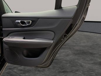 Volvo S60 2.0 B5 MHEV R-Design (250 ps) - HK AUDIO - INTELLISAFE SURROUND 